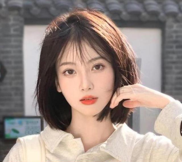 盘点2022年女生流行短发，这几款时尚又显气质，你喜欢哪款？ 第5张