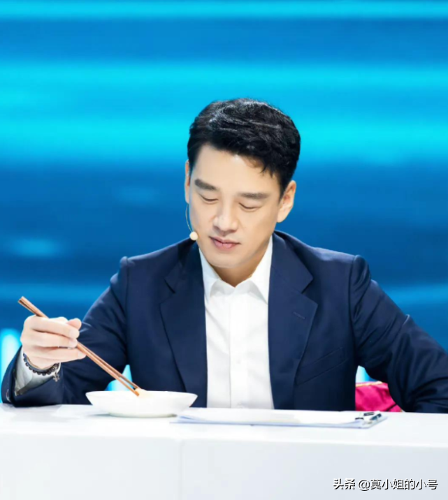 王耀庆来自台湾，为了不搬家娶房东女儿，因气质限制演不了穷人 第3张