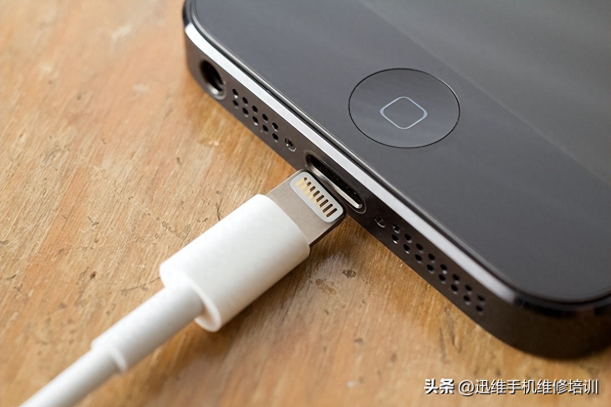 苹果手机检测到液体无法充电怎么办（iPhone手机无法充电的解决方法） 第5张