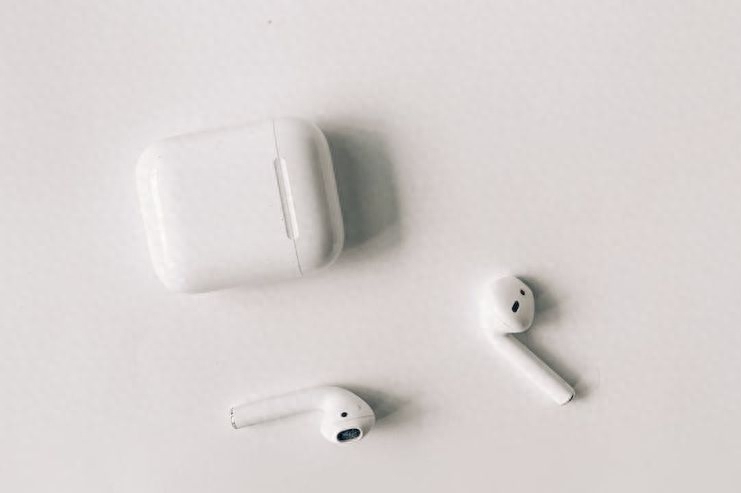 iphone从哪查看airpods电量（AirPods的使用技巧） 第3张
