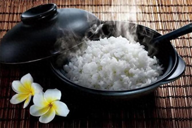 电饭煲蒸米饭水和米的比例多少（蒸米饭水和米的比例） 第11张