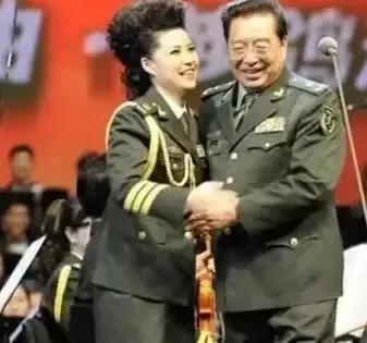 “歌坛巨星”李双江情史里的三个女人 第7张