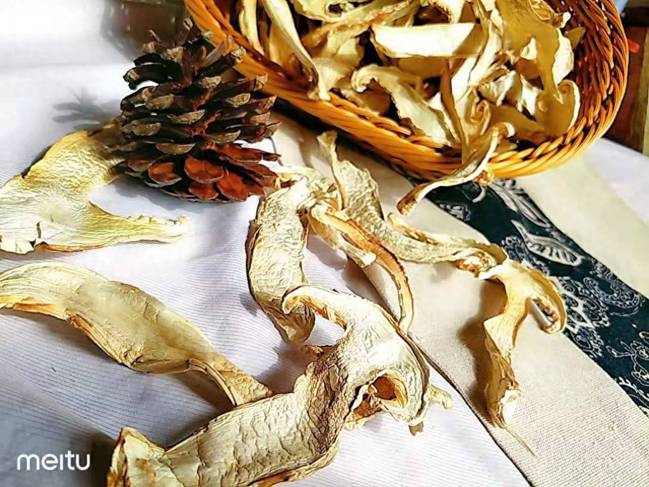 干松茸怎么泡发和吃法（松茸干货泡法的方法） 第1张