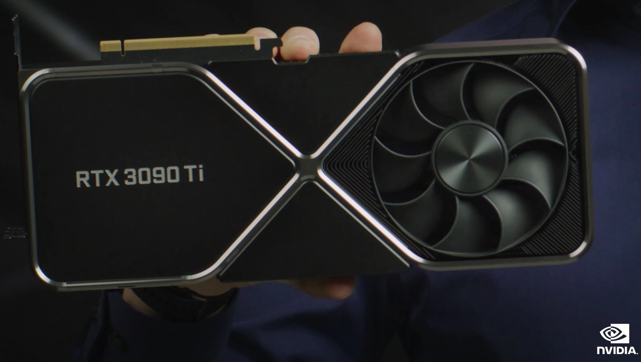 最强显卡易主：AMD新旗舰跑分超高，性能超越RTX 3090 Ti 第1张