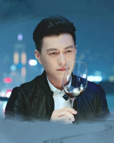 与二婚妻子相守11年，演20年配角终成名，靳东到底有何本事？ 第55张