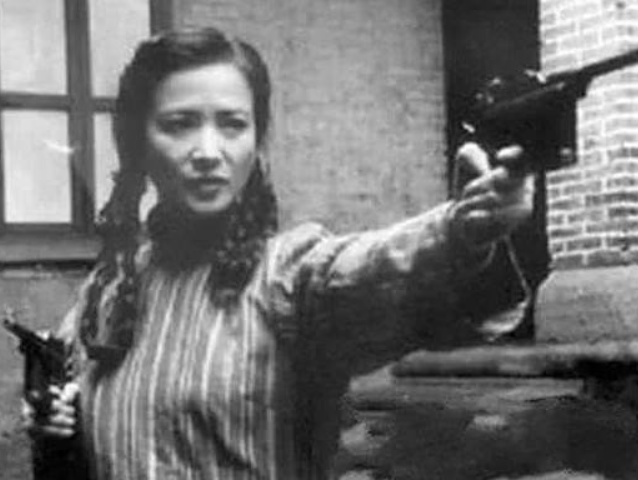 1925年，女匪“驼龙”被枪决，行刑前身穿丝绸旗袍，高喊我不怕死 第13张
