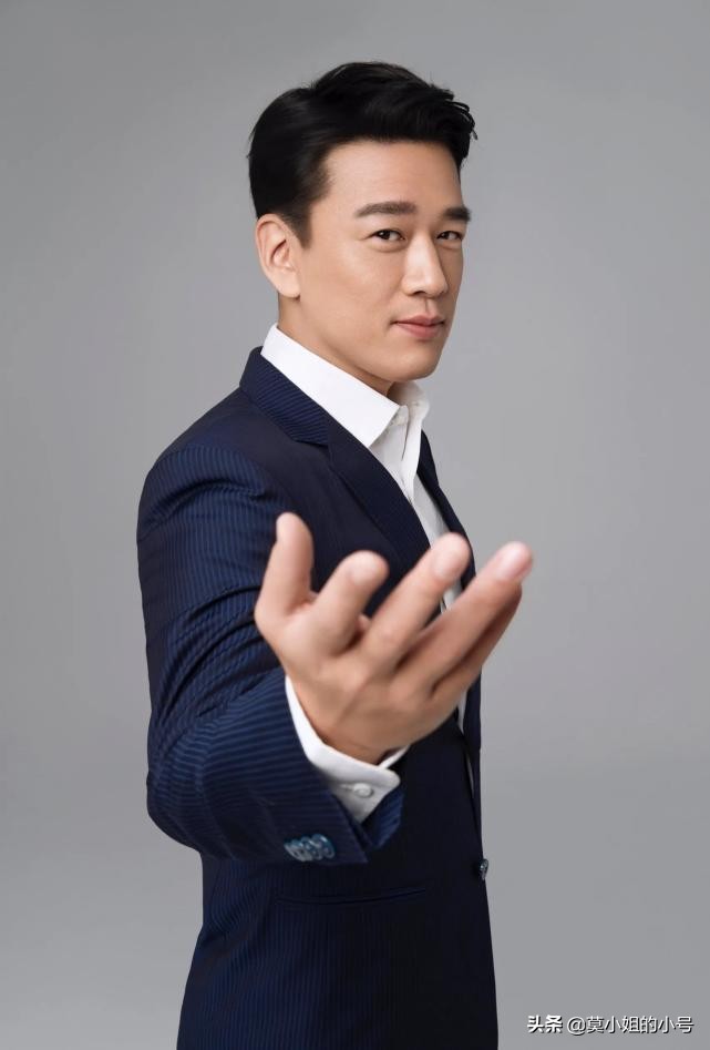 王耀庆来自台湾，为了不搬家娶房东女儿，因气质限制演不了穷人 第1张