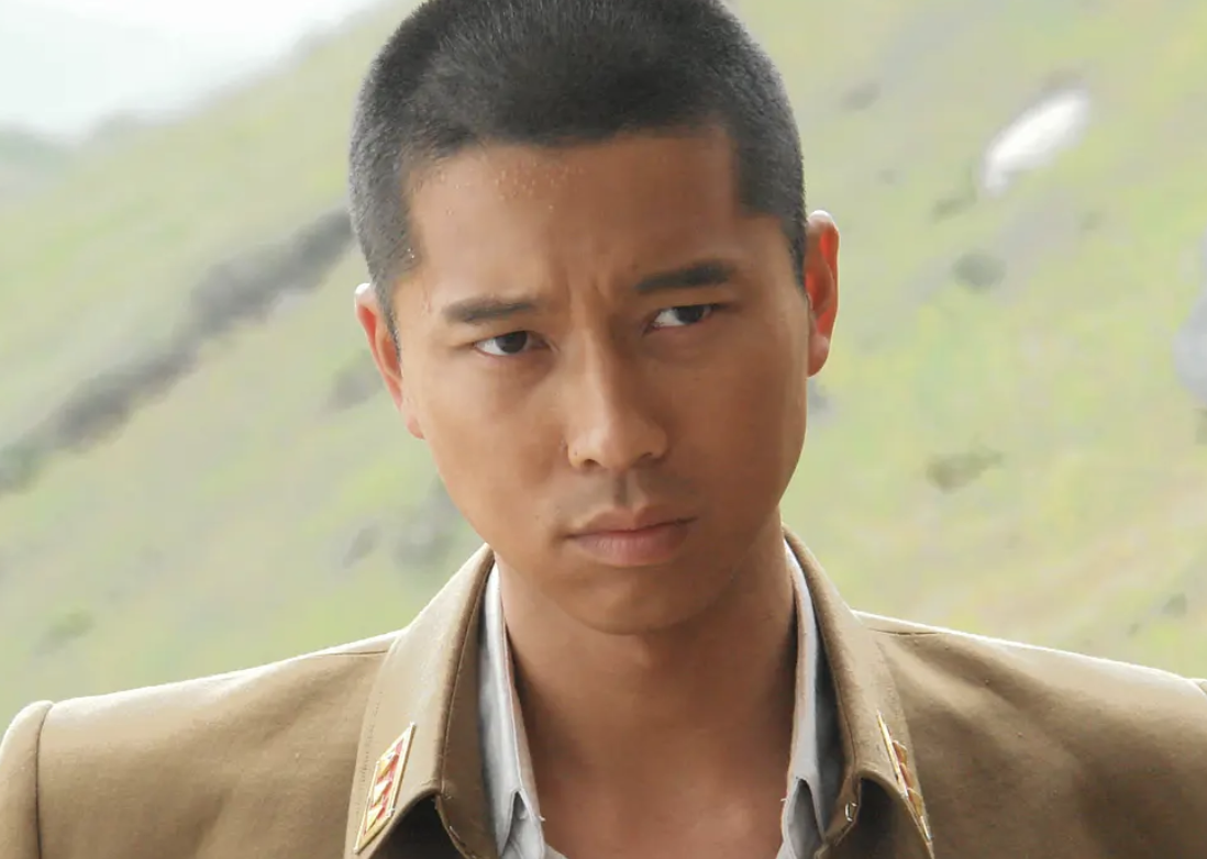演员王雷：苦熬8年成名，宠爱李小萌至今无绯闻，活成人生赢家 第5张