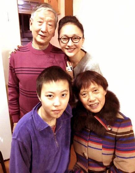 周迅简历个人简介（母亲陈以琴：心疼女儿情感沧桑） 第27张