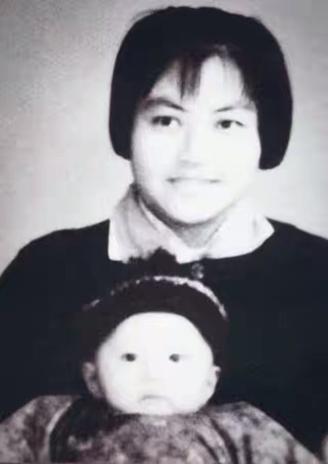 与二婚妻子相守11年，演20年配角终成名，靳东到底有何本事？ 第5张