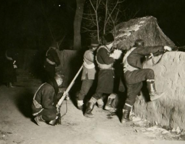 1925年，女匪“驼龙”被枪决，行刑前身穿丝绸旗袍，高喊我不怕死 第23张