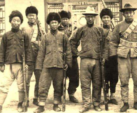 1925年，女匪“驼龙”被枪决，行刑前身穿丝绸旗袍，高喊我不怕死 第21张