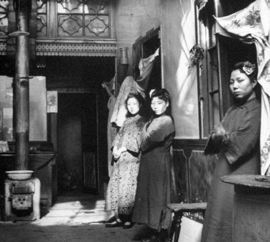 1925年，女匪“驼龙”被枪决，行刑前身穿丝绸旗袍，高喊我不怕死 第7张